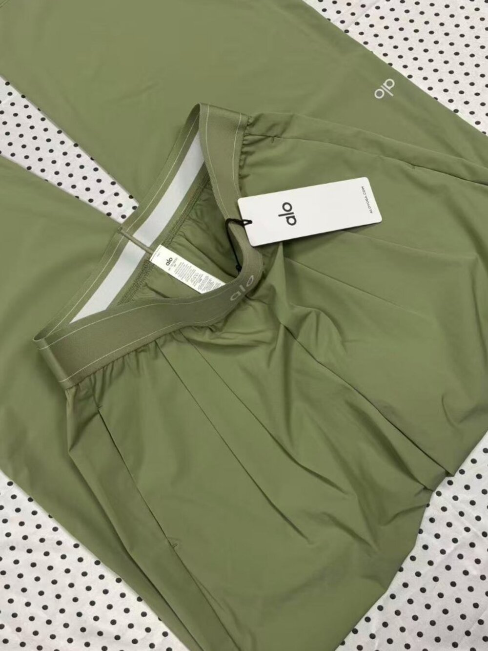 Alo Yoga Dune Grass💚Suit Up Trouser Regular Loose Fit Minimalist and Versatile - Picture 4 of 10
